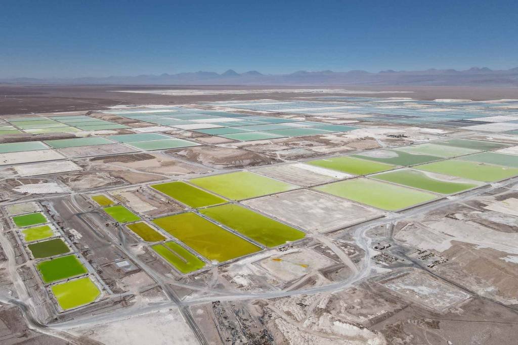 Mina de lítio no Chile: Espera-se que a demanda de lítio aumente mais de cinco vezes até o final da década por causa do investimento em veículos elétricos (Bloomberg Businessweek/BLOOMBERG BUSINESSWEEK)