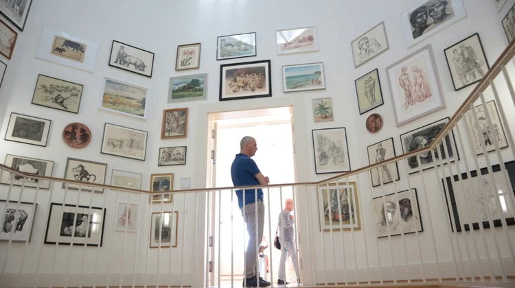 Uma retrospectiva de mais de 250 peças do artista alemão Juergen Wittdorf coincide com o que teria sido seu aniversário de 90 anos. (AFP/AFP)