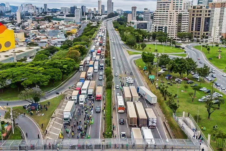 Fluxo está “parcialmente impedido” em 13 localidades (AFP/AFP Photo)