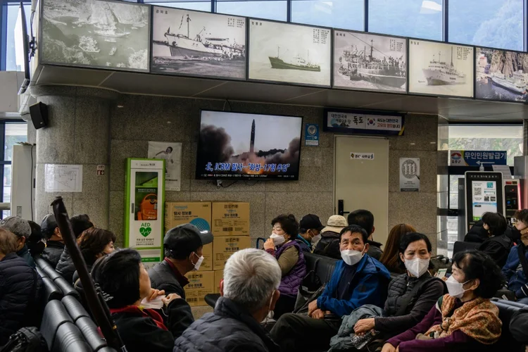 Horas depois, Coreia do Norte executou 80 disparos de artilharia em uma "zona de amortecimento" marítima (AFP/Reprodução)