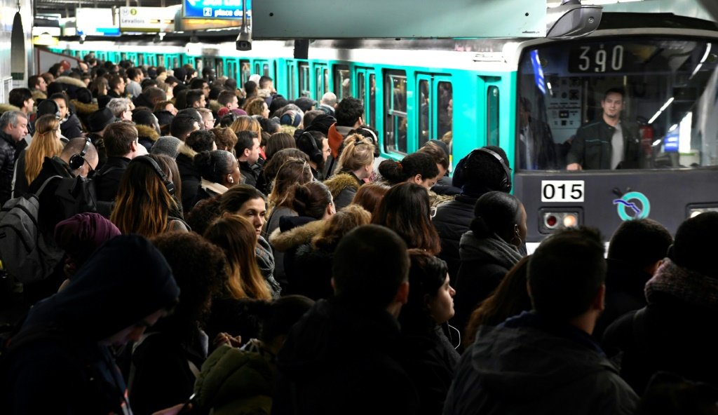 Greves paralisam metrôs de Paris e Londres