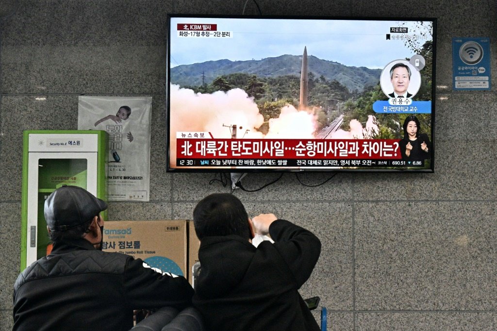 Com 3 novos mísseis, Coreia do Norte encerra ano recorde em disparos