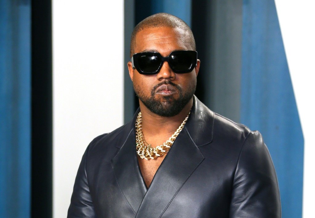 Twitter suspende Kanye West após mensagens de apoio a Hitler