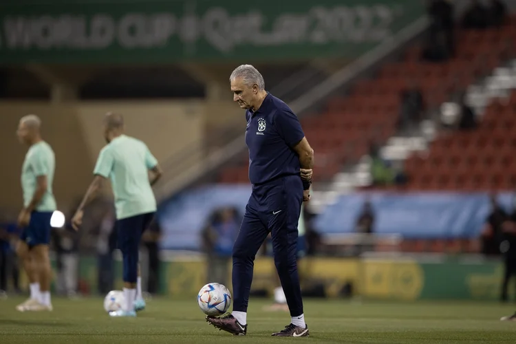 Tite no treino da Seleção no Catar (Lucas Figueiredo/CBF/Flickr)