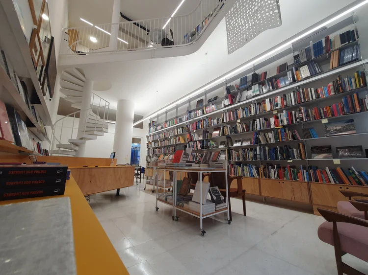 Interior da livraria Eiffel. (Divulgação/Divulgação)