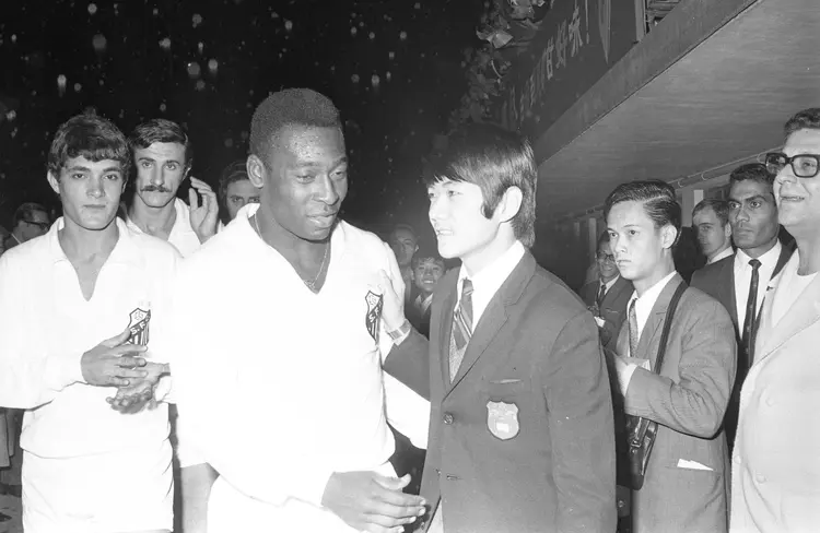 Santos' Pele (C in white) before the match against the Hongkong team. Hongkong vs Santos at the Hongkong Stadium. 10DEC70 SCMP/Chan Kiu (Photo by Chan Kiu/South China Morning Post via Getty Images) (Chan Kiu/Getty Images)