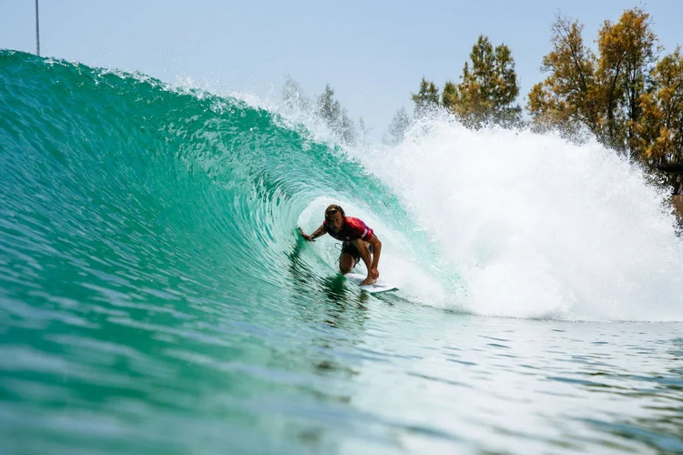 Projeto usa NFTs para integrar surfistas com o mundo da Web3 (Tony Heff/World Surf League/Getty Images)