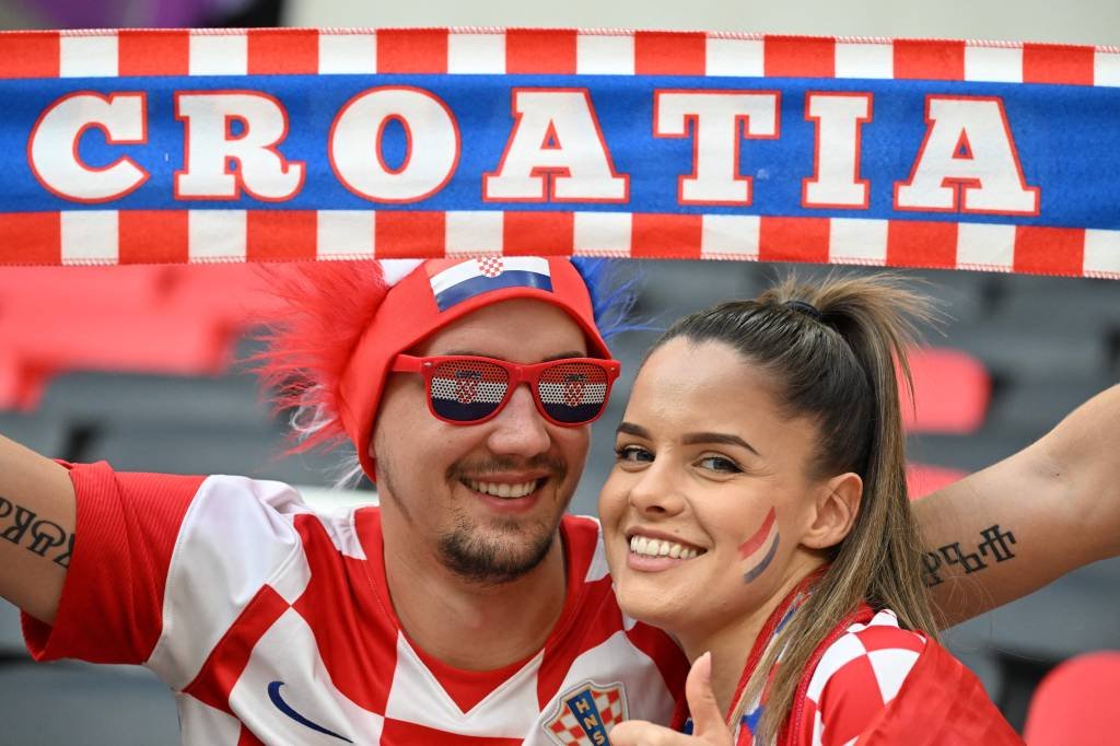 Torcedores da Croácia durante a Copa do Mundo 2022, no Catar (GABRIEL BOUYS/Getty Images)