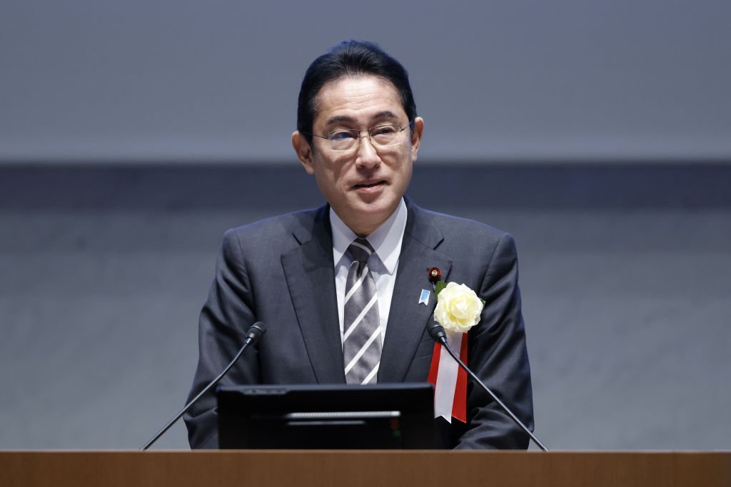O primeiro-ministro Fumio Kishida: proposta causou polêmica (Kiyoshi Ota/Bloomberg/Getty Images)