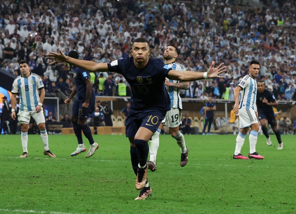 Argentina 3 (4) x (2) 3 França pela final da Copa do Mundo no