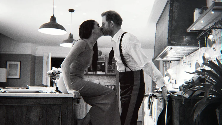 Harry e sua esposa, Meghan Markle. (Netflix/Divulgação)