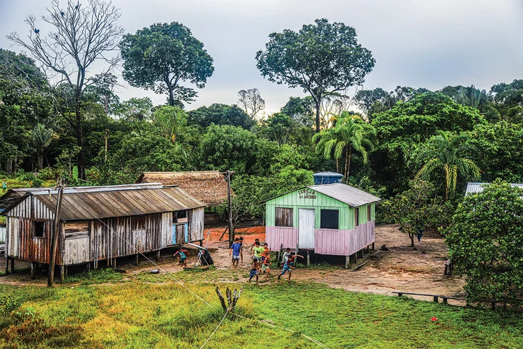 Comunidade ribeirinha no Rio Jaú, no Amazonas: o mundo estará de olho na agenda do governo Lula para a floresta (Leandro Fonseca/Exame)