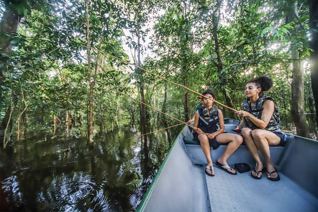 Expedição no Rio Negro, no Amazonas: pacotes para o turista ajudar no desenvolvimento sustentável do destino estão em alta (Leandro Fonseca/Exame)