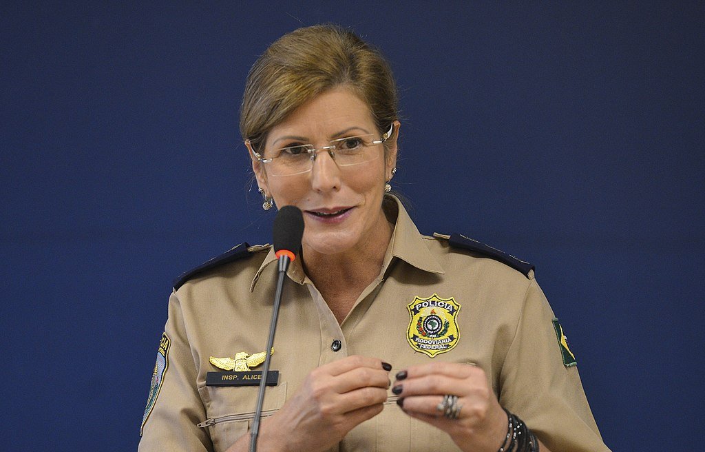 Quem é a mulher cotada para comandar a Polícia Rodoviária Federal