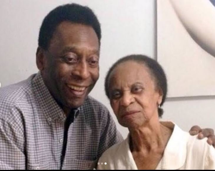 Irmã de Pelé diz que mãe, de 100 anos, ainda não sabe da morte do rei