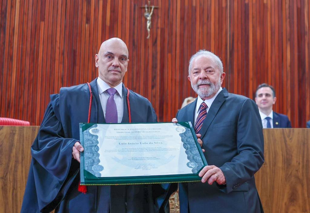 Lula é diplomado para terceiro mandato de presidente da República
