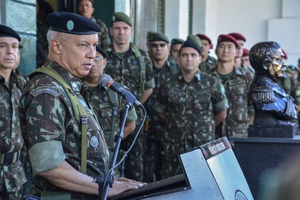 O general Arruda foi comandante do Exército por apenas 23 dias (Cb Francilaine/Comando Militar do Leste/Divulgação)