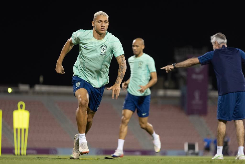 Que horas começa o jogo do Brasil na Copa do Mundo hoje, sexta-feira, 2