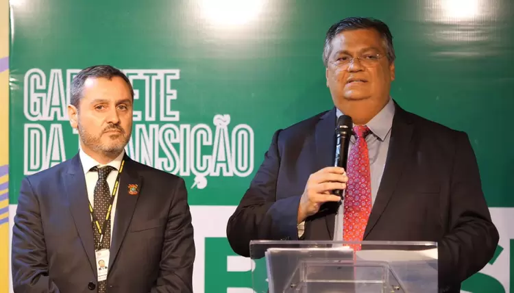 Delegado Andrei Rodrigues (esquerda) e o ministro da Justiça, Flávio Dino (direita): Rodrigues foi responsável pela segurança do presidente Lula durante campanha eleitoral (YouTube/Reprodução)
