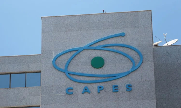 Capes: Atualmente, os auxílios de pós-graduação são de R$ 1,5 mil para mestrado e R$ 2,2 mil para doutorado (Marcello Casal Jr/Agência Brasil)