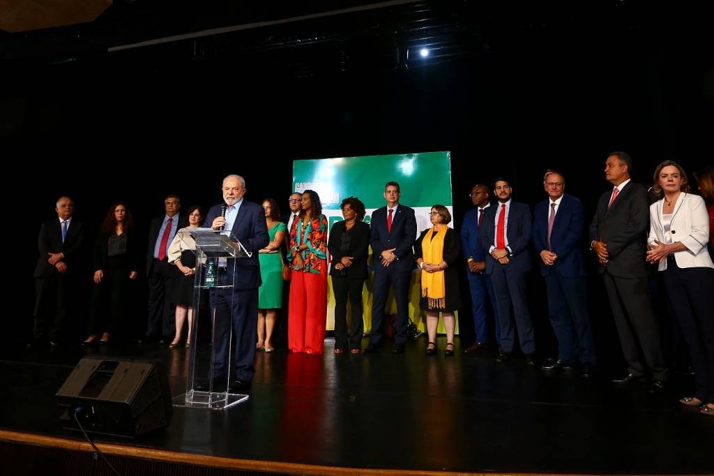 O presidente eleito, Luiz Inácio Lula da Silva, anuncia novos ministros que comporão o governo. (Marcelo Camargo/Agência Brasil)