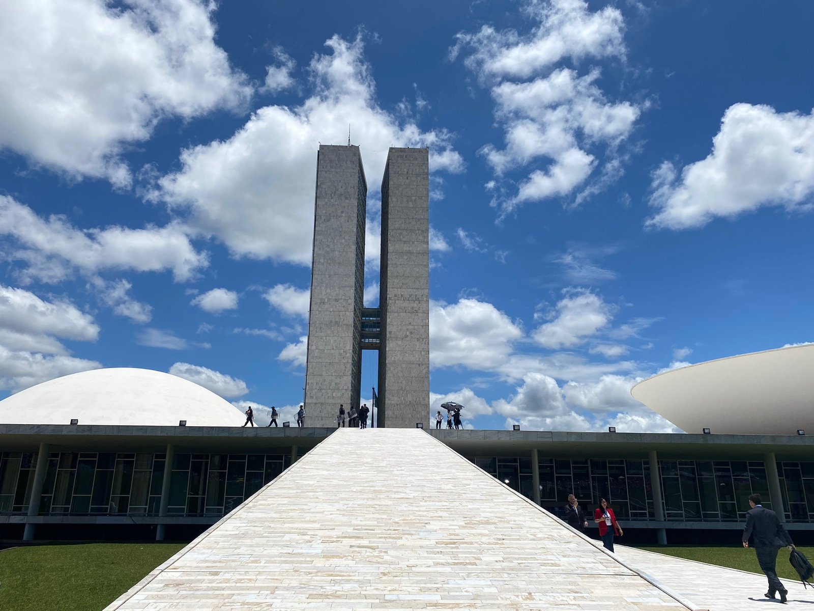 Falta de consulta a Congresso e risco de judicialização podem travar pacote