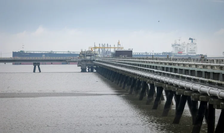 Terminais permitem importação por via marítima de gás natural que foi resfriado e convertido em líquido para facilitar o transporte (AFP/AFP)