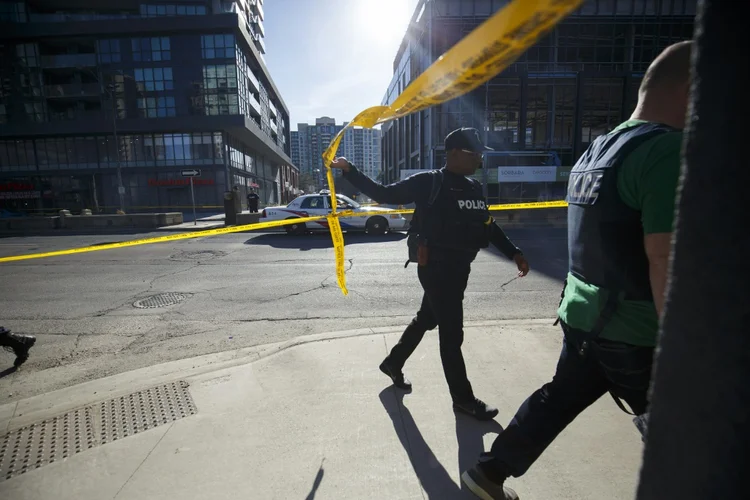 Cinco pessoas morreram e outra ficou ferida neste domingo em um tiroteio nos subúrbios de Toronto, no leste do Canadá (AFP/AFP Photo)