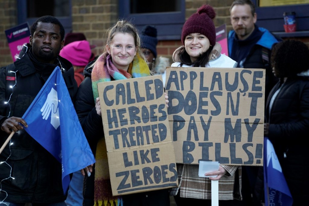 Enfermeiros britânicos retomam greve diante da inflexibilidade do governo