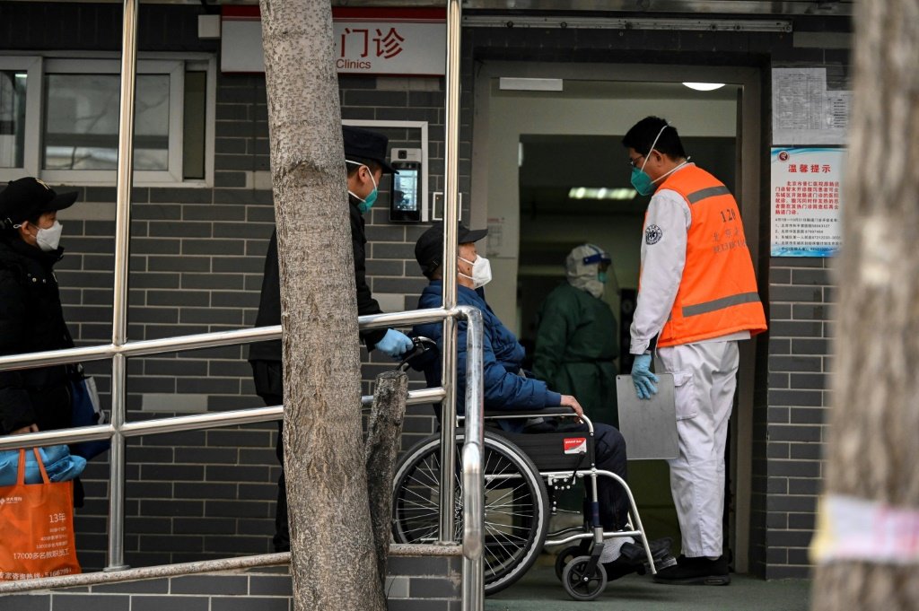 China afirma não registrar morte por covid-19 após mudança de critério para definir óbitos