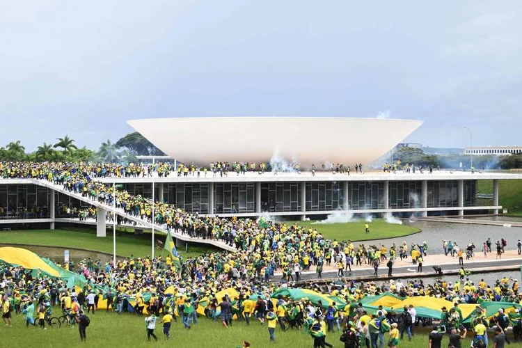 Bolsonaristas radicais invadem Congresso Nacional, em Brasília (Evaristo Sá/AFP)