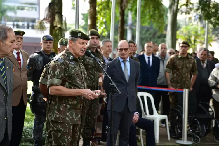 General Tomás Miguel Ribeiro Paiva convoca primeira reunião para esta terça-feira, 24 (Comando Militar do Sudeste/Flickr)