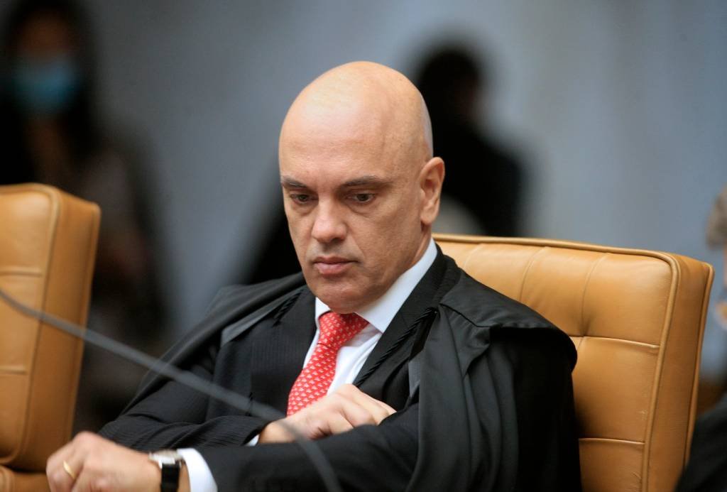 Moraes nega versão de Marcos do Val e diz que senador se negou a formalizar denúncia