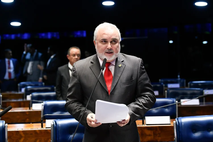 Plenário do Senado Federal durante sessão deliberativa ordinária semipresencial. Ordem do dia.

Na pauta, a proposta de emenda à Constituição que viabiliza pagamento do piso da enfermagem (PEC 42/2022).

Em pronunciamento, à bancada, senador Jean Paul Prates (PT-RN).

Foto: Roque de Sá/Agência Senado (Roque de Sá/Agência Senado/Flickr)