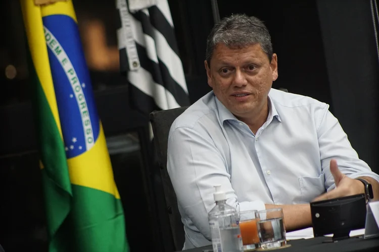 Tarcísio de Freitas: governador estima que as mudanças no ICMS geram um impacto de R$ 10,6 bilhões por ano ao cofre do Estado (Rogério Cassimiro/Governo do Estado de SP/Flickr)