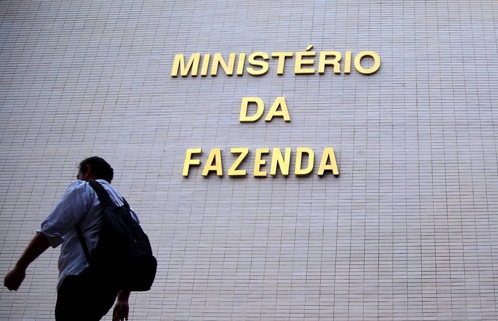 Fazenda mantém projeção do PIB de 2024 em 2,5%; expectativa para inflação sobe para 3,9%