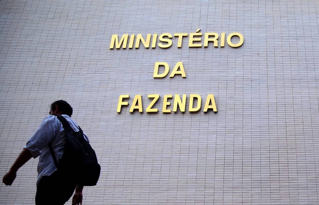 Brasil defenderá reformas no FMI, vendo Brics como alternativa