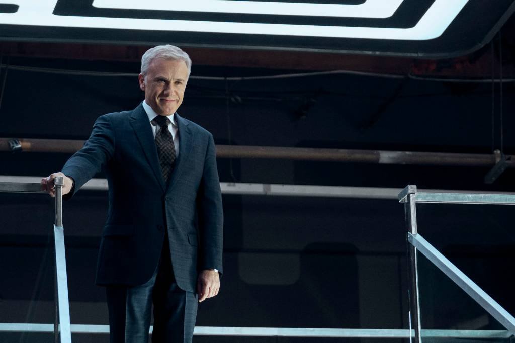 "The Consultant", com Christoph Waltz, tem teaser divulgado; veja o vídeo