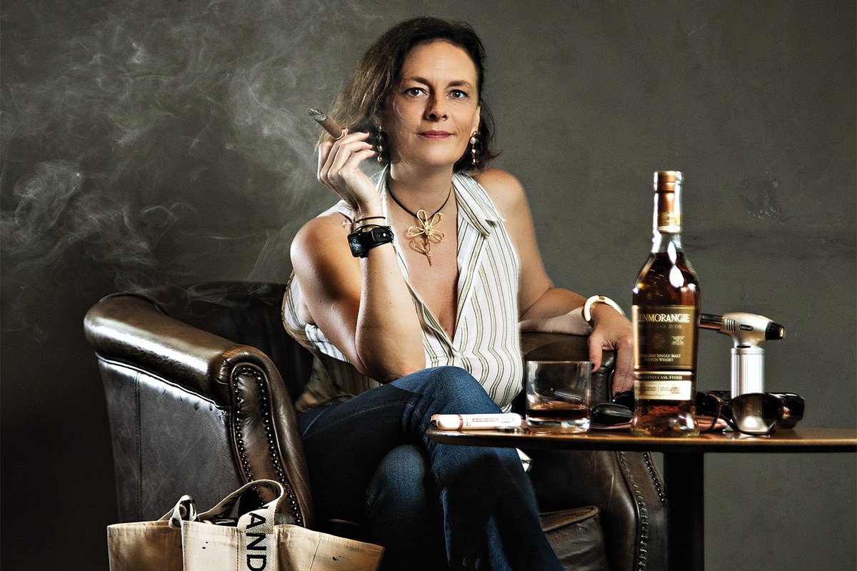 O clube de charutos de Catherine Petit, diretora-geral da Moët Hennessy e Chandon Brasil