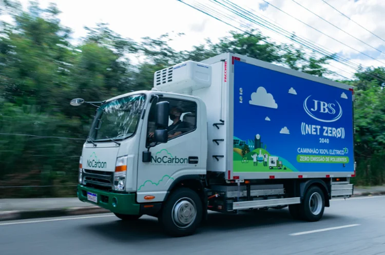 A JBS é uma das empresas listadas no Ibovespa com meta de ser Net Zero até 2040 (JBS/Divulgação)