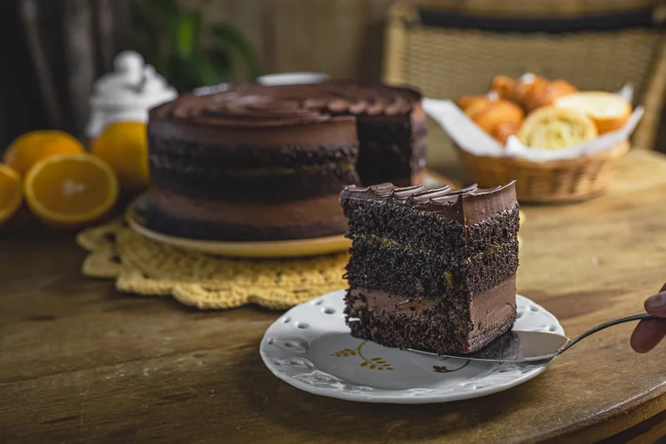 Bolo de chocolate da Feliciana Pães. (Elvis-Fernandes/Divulgação)