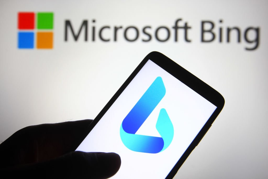 UKRAINE - 2021/09/30: In this photo illustration a Microsoft Bing logo is seen on a smartphone and a pc screen. (Photo Illustration by Pavlo Gonchar/SOPA Images/LightRocket via Getty Images) (SSOPA Images/LightRocket/Getty Images)