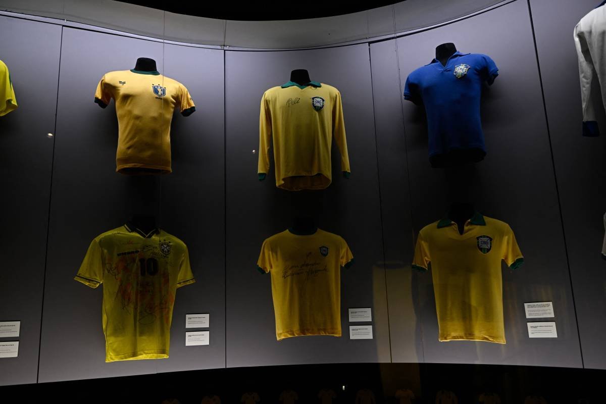 Team Brazil 🇧🇷 on X: O Uniforme Oficial da Seleção Brasileira