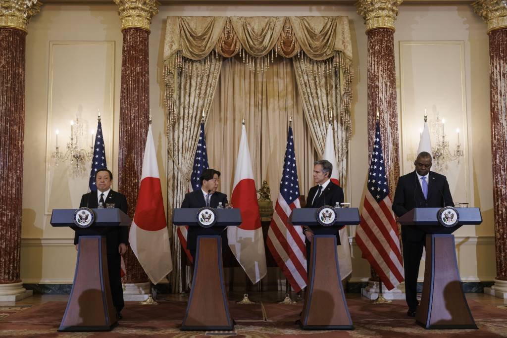 O ministro japonês das Relações Exteriores, Yoshimasa Hayashi, disse que os Estados Unidos e o Japão têm, juntos, "a visão de uma aliança modernizada (Ting Shen/Getty Images)