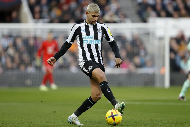 NEWCASTLE UPON TYNE, ENGLAND - JANUARY 15: Bruno Guimaraes of Newcastle United on the ball during the Premier League match between Newcastle United and Fulham FC at St. James Park on January 15, 2023 in Newcastle upon Tyne, United Kingdom. (Photo by Richard Sellers/Getty Images) (Richard Sellers/Getty Images)