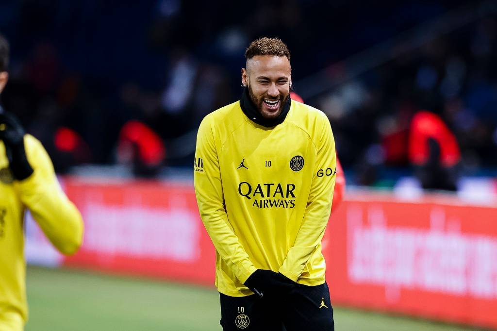 Neymar quer encerrar a carreira no PSG, diz jornal britânico