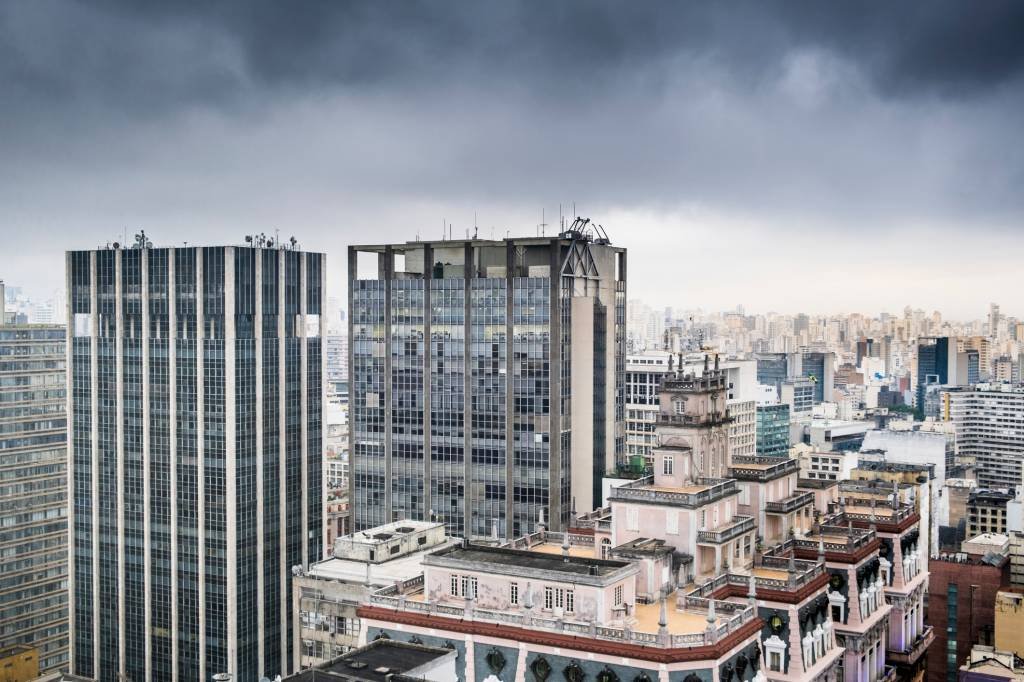 Até quando deve chover em SP? Sensação de frio começa a diminuir nesta segunda-feira