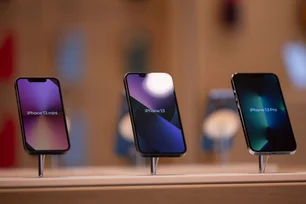 Imagem referente à matéria: iPhone 13 está no menor preço em 6 meses; veja ofertas da Black Friday