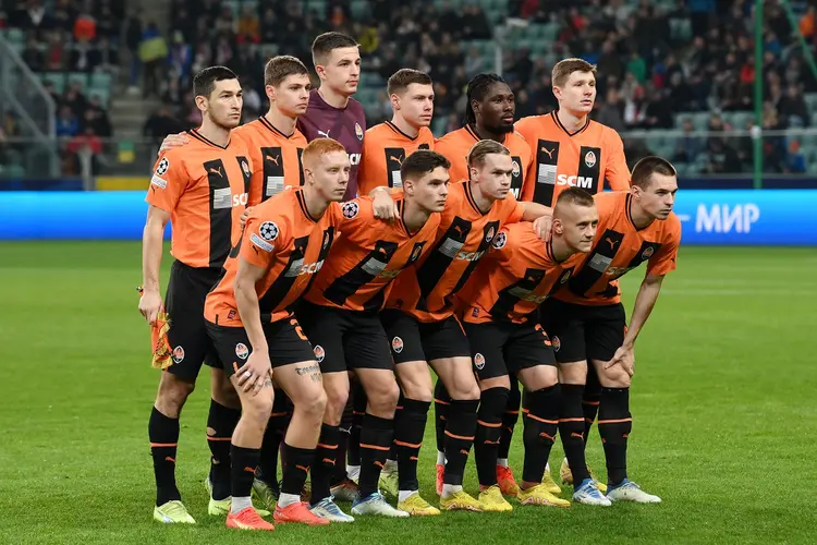 Shakhtar Donetsk: "Destinarei US$ 25 milhões para ajudar nossos soldados, suas famílias e aqueles que nos defendem", informou em comunicado o presidente do Shakhtar, Rinat Akhmetov (Adam Nurkiewicz/Getty Images)