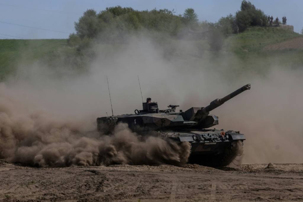 Alemanha enviará 'meio batalhão' de tanques para a Ucrânia